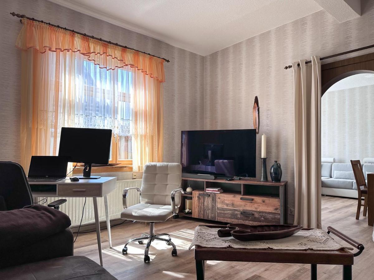 Schoene Altbauwohnung Mit Grosser Sonnenterrasse Rudolstadt Dış mekan fotoğraf